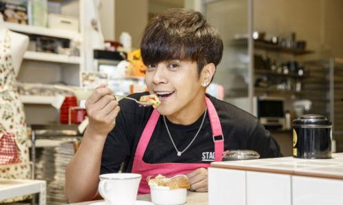 娱乐吃瓜酱男友送外卖,娱乐吃瓜酱男友的甜蜜送餐日常